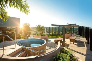 Resort Living 2BR with Pool Spa Gym & Parking - Brisbane - 2