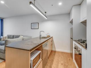 Resort Living 2BR with Pool Spa Gym & Parking - Brisbane - 4