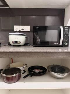 Spacious 2 BR Near Waters Edge - 5