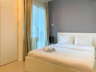 2BR Apartment with Queen Bed (Single Bed x2) at GP Plaza By Travelio - Jakarta - 9
