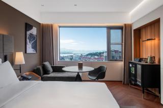 Intercity Hotel Yantai Binhai Square - Yantai - 9