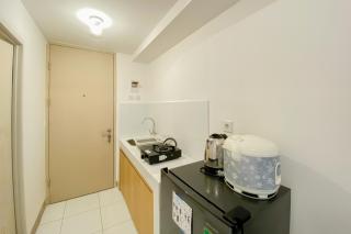 Modern Furnished and Homey Studio Tokyo Riverside PIK 2 Apartment By Travelio - 6