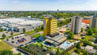 Hotel Aura Design & Garden Pool - Prague - 6