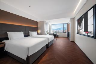 Intercity Hotel Yantai Binhai Square - Yantai - 1