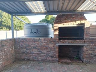 Anna's accommodation - Sunridge Park - 4