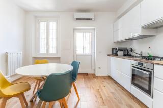 Bright Apartment 700m from Dergano M3 - Milan - 9
