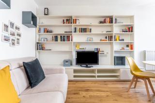 Bright Apartment 700m from Dergano M3 - Milan - 5