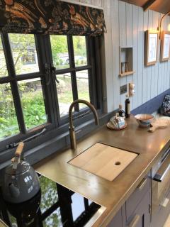 Shepherd Huts at Sheepscombe - 7