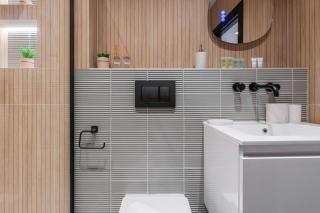 Unwind in Style 2BR with Cozy Backyard for Groups - London - 4