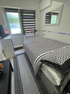Executive Ensuite Double Room - Milton Keynes - 6