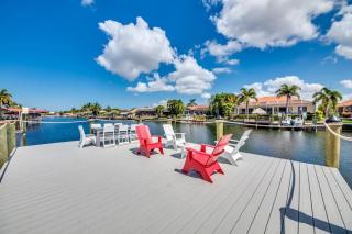 Villa Perfection by CoralVilla- luxurious, sun deck on water - Shell Point Village - 1
