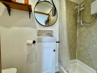 Mooffitch Riverview Hut - 3