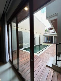 Classy new 5 BR villa in Kuta - Legian - 9