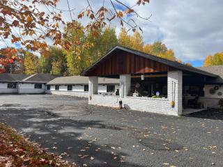 LakeHouse Inn - Houghton Lake - 4