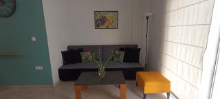 Bougainvillea Apartment Spacious Family Home in Zakynthos Town - 1