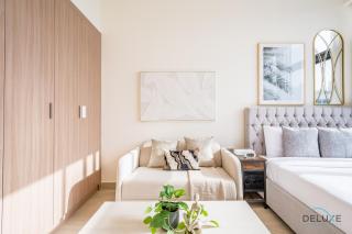 Spacious Studio with Community and Partial Burj Khalifa Views by Deluxe Holiday Homes - Dubai - 3