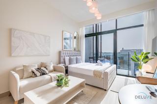 Spacious Studio with Community and Partial Burj Khalifa Views by Deluxe Holiday Homes - Dubai - 0