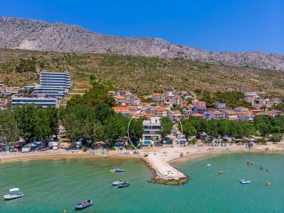 Beachfront Villa Erce with private 40sqm heated pool, a Gym, 7 en-suite bedrooms, a rooftop terrace, 2 living areas - Duće - 5