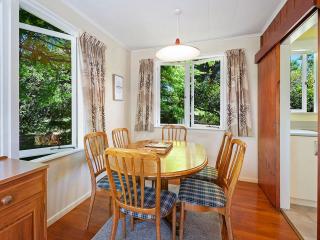 Te Kopua - Acacia Bay Holiday Home - 6