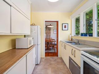 Te Kopua - Acacia Bay Holiday Home - 5