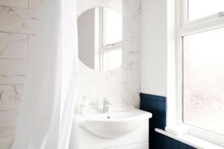 Stylish Renovated Home Near Headingley & Park - Headingley - 3