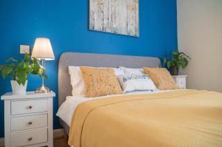 Steps away from New Street Station & 2 Beds & 2 Baths Flat at City Center - 1