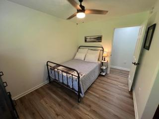 Little Mountain Cabin - 3-Bedroom Retreat with Hot Tub, Fire Pit, Games, and Serene Nature Views - Jones Cove - 2