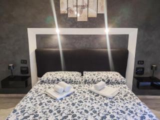 Andrew Home - Villa Rosa - 2