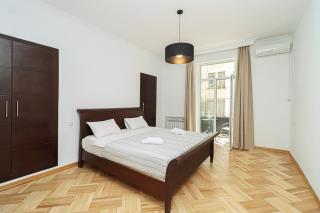 Stylish 3BR Apt near Mziuri Park - By Wehost - Tbilisi - 8
