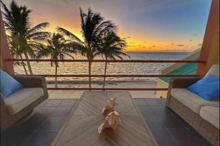 Belize Beachfront Apartment - San Pedro - 0
