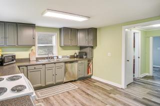 Lake Guntersville Home 1 Mi to Boat Ramp! - Guntersville - 1