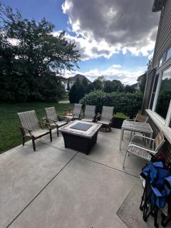 Lakefront view private bedroom and bathroom with kitchen - McCordsville - 3