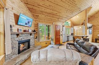 Cabin For Two Near Helen w Spa Amenities - Cornelia - 3