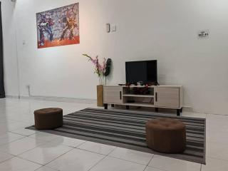 Johor Jaya -- KTV & Swimming Pool & Mahjong #5BR2B 15pax - 2