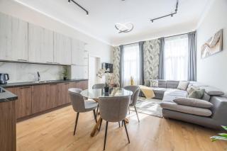 DeLuxe Izabella City Center Residence with 4BEDRM, 3BATHRM - Budapest - 0
