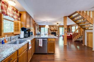Less Than 1 Mi to Bryce Resort Quiet Cabin with Hot Tub! - Basye - 1