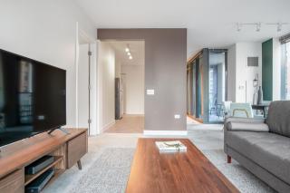 Loop 1BR w Pool Gym nr Financial District CHI-262 - 9