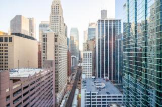 Loop 1BR w Pool Gym nr Financial District CHI-262 - 6