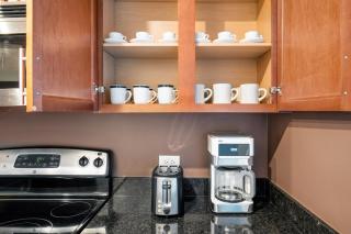 Loop 1BR w Pool Gym nr Financial District CHI-262 - 3