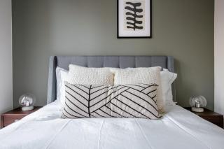 Loop 1BR w Pool Gym nr Financial District CHI-262 - 1