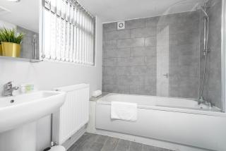 Three Bedroom House - Garden - Parking - Wifi - Netflix - Top Rated - 11T - Birmingham - 5