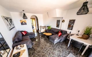 SunRise Den, a pie de playa, vista al mar y piscina - 5