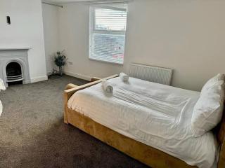 Duplex In Central Liverpool Apartment - 9