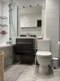 Central East Apartments - 5