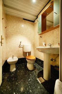 Yellow Apartment - Sveti Stefan - 1