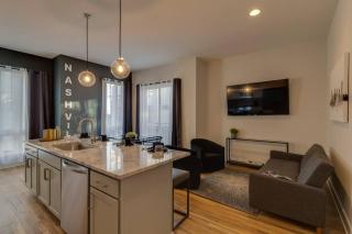 Encore Escape Near Opry with Rooftop sleep 8 - 9