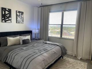 Luxury Skyrise Condo Downtown Jax - 7