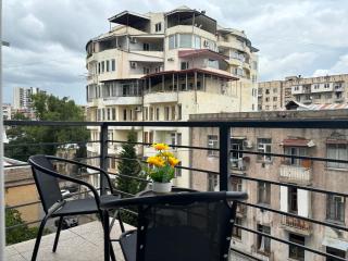 Cozy apartment near Metro - Tbilisi - 4