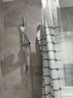 Stylish Luxury New Built Apartment - 1