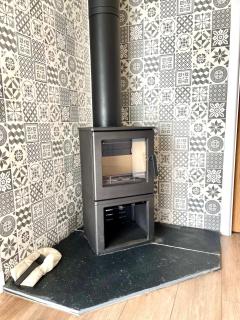 Rosewood Shepherds Hut - 4